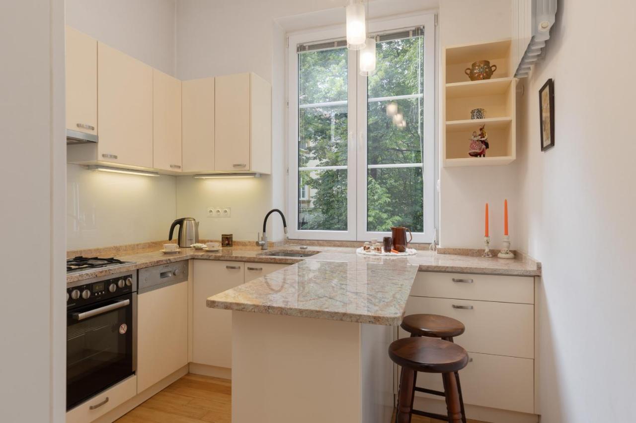 Warsaw New Town Square Apartment For 5 Guests By Noclegi Renters Extérieur photo