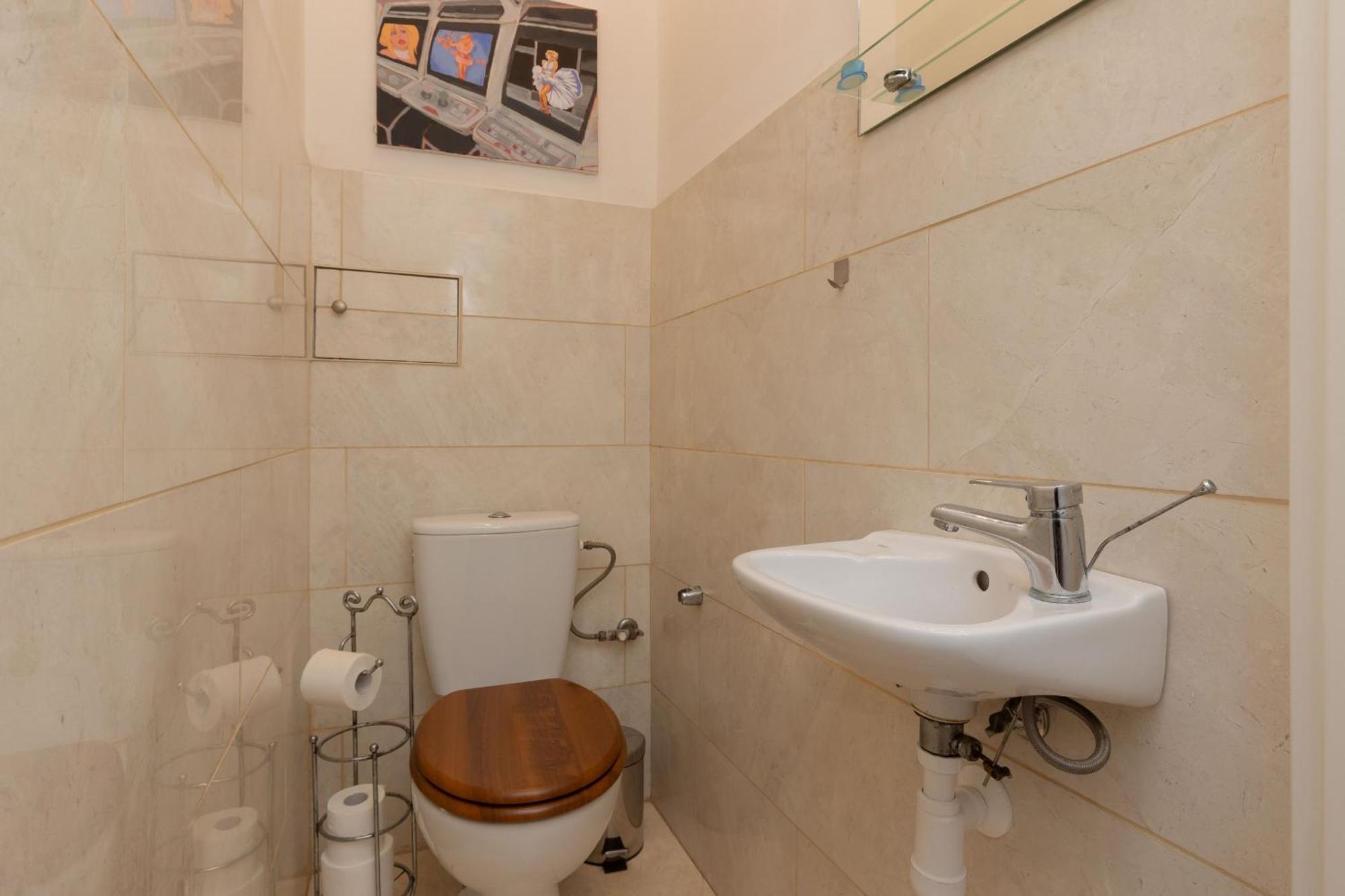 Warsaw New Town Square Apartment For 5 Guests By Noclegi Renters Extérieur photo