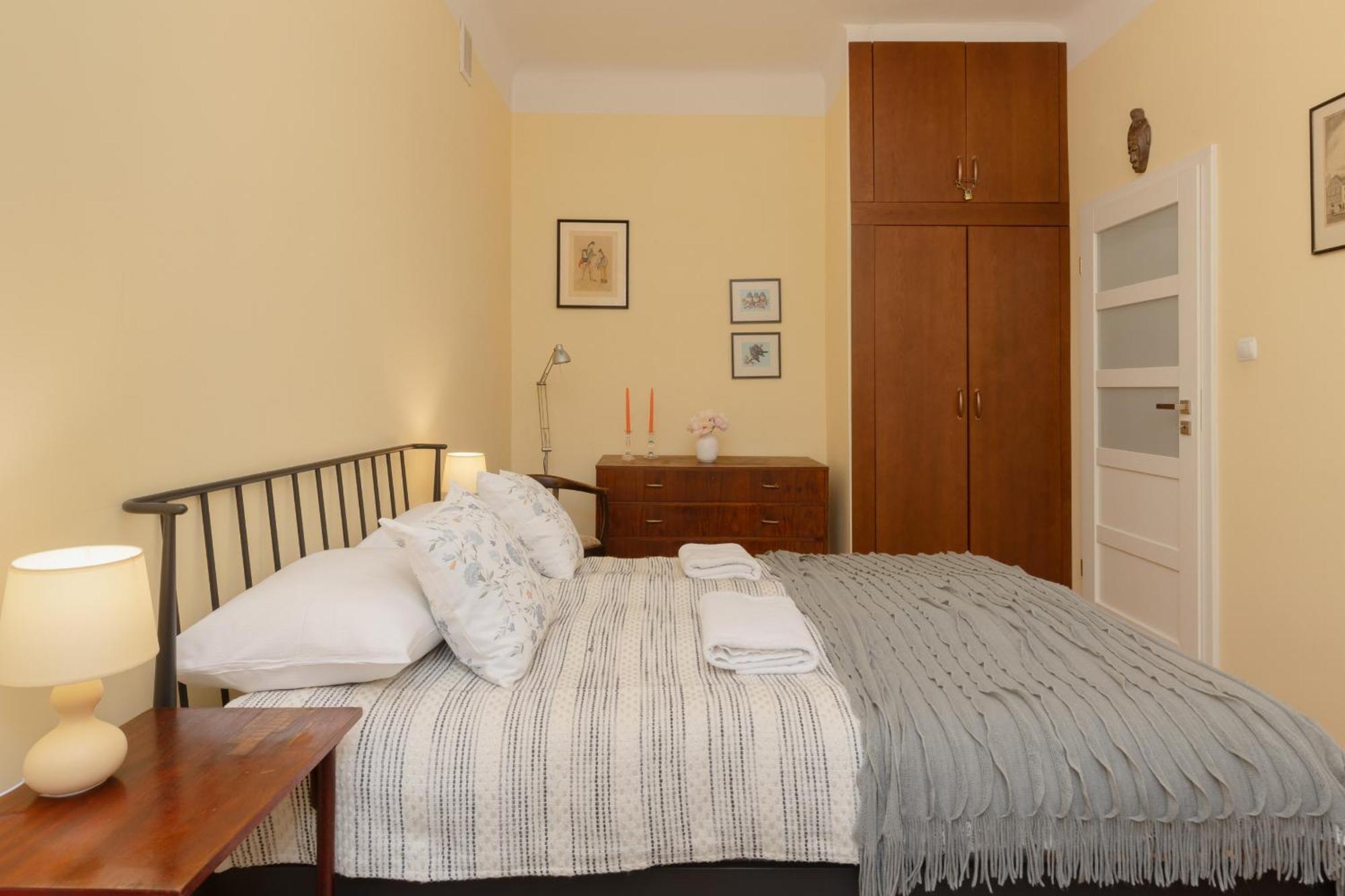 Warsaw New Town Square Apartment For 5 Guests By Noclegi Renters Extérieur photo